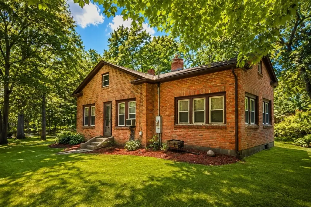 114 Witheridge St, Agawam Town, MA 01030 - #1