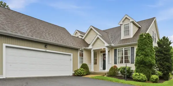 68 Braeburn Ln #68, Ashland, MA 01721