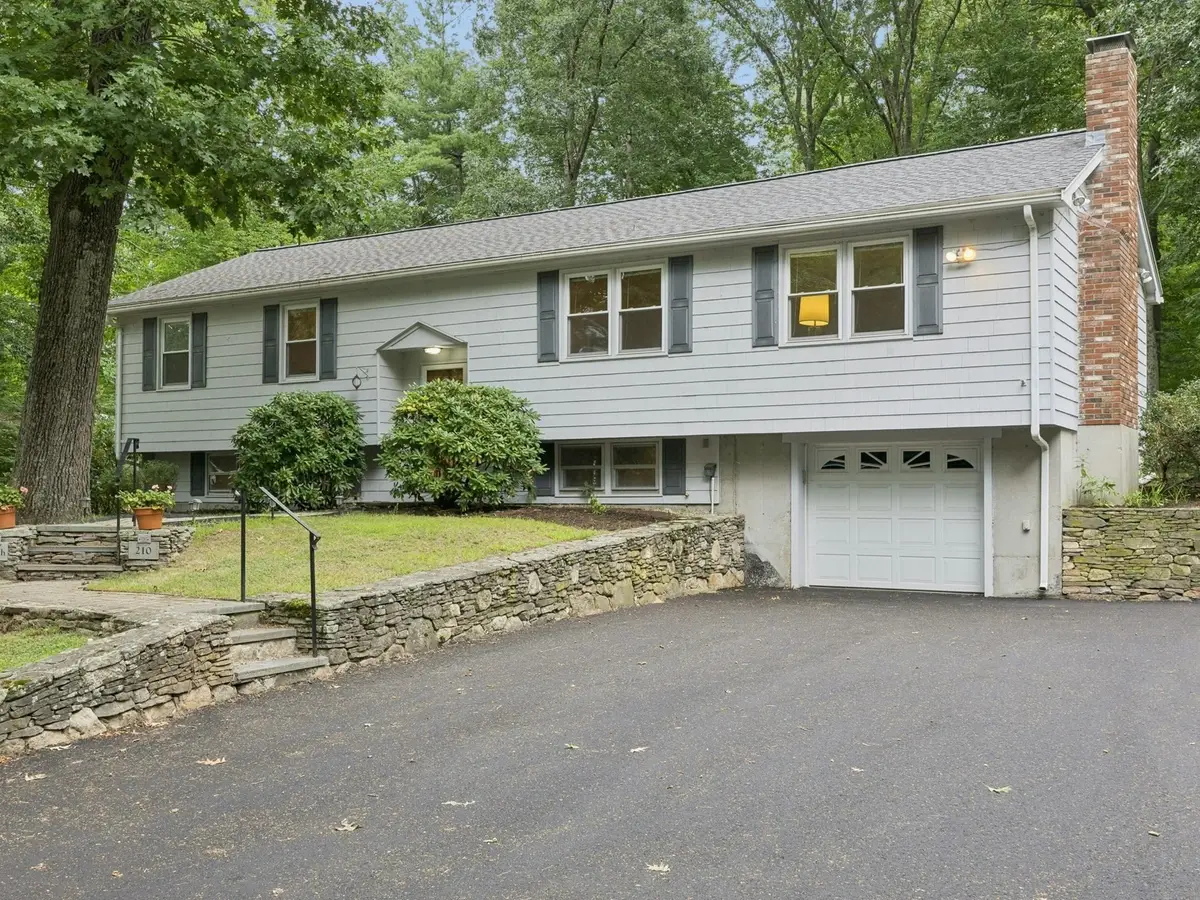210 Chamberlain St, Holliston, MA 01746 - #1