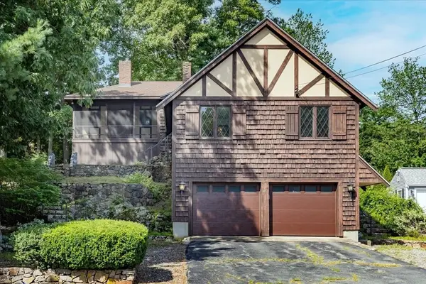 43 Ledgewood Dr, Danvers, MA 01923