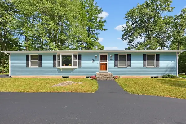 343 Central St, Foxboro, MA 02035