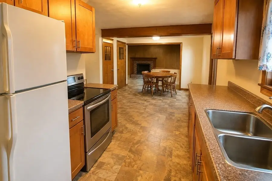 27 Feeding Hills Rd, Southwick, MA 01077 - #3
