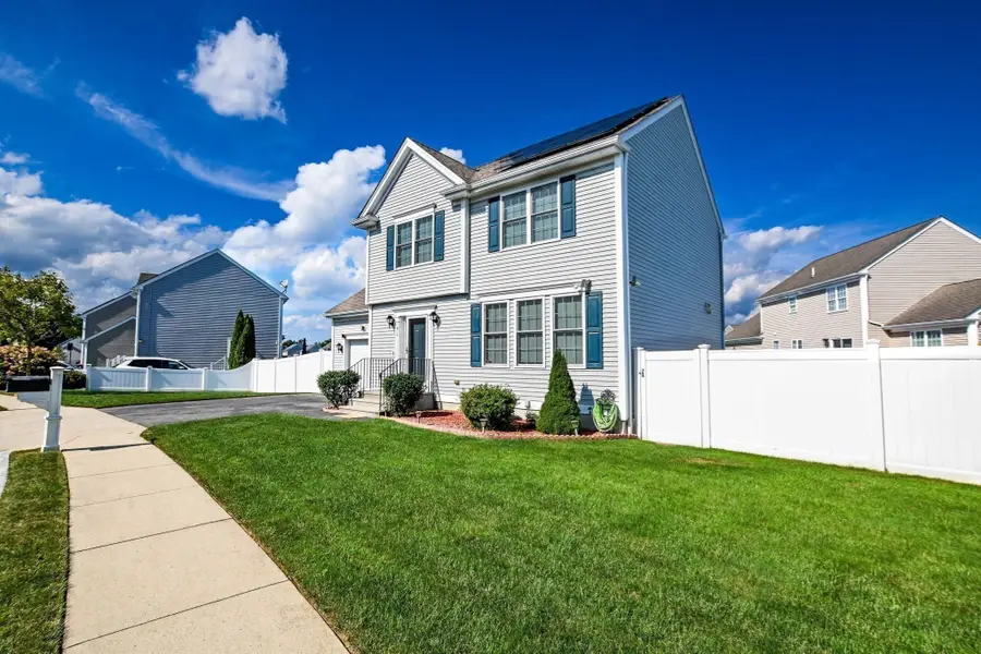 92 Tarkiln Pl, New Bedford, MA 02745 - #2