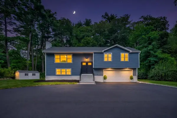 8 Willowdale Dr, Lynnfield, MA 01940