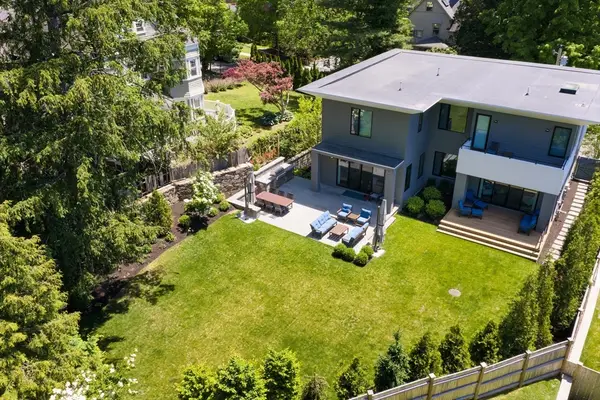 221 Gardner Rd, Brookline, MA 02445