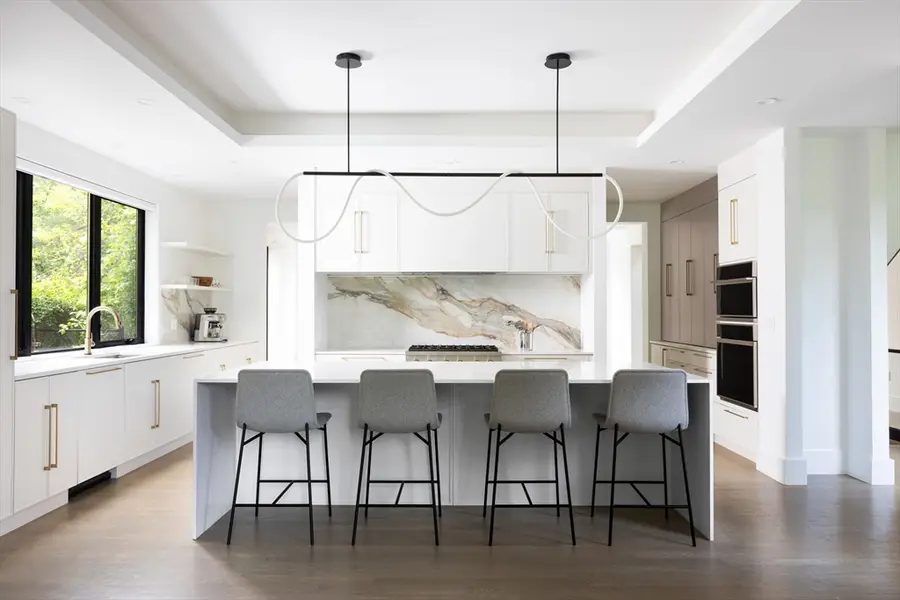 221 Gardner Rd, Brookline, MA 02445 - #3