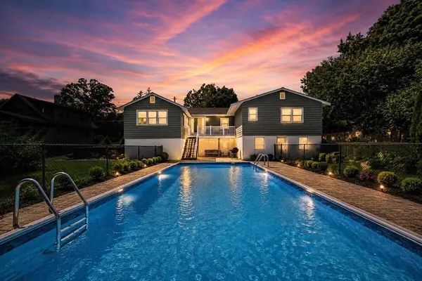 76 Central St, Georgetown, MA 01833