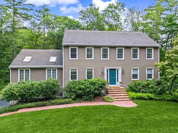 8 Erika Dr, Hopkinton, MA 01748