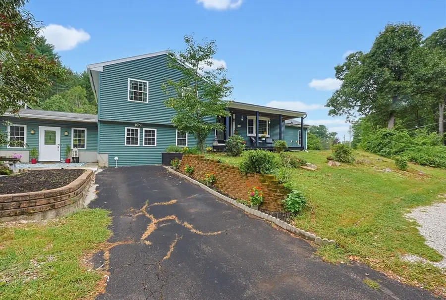 25 Old Elmdale Rd, Uxbridge, MA 01569 - #2