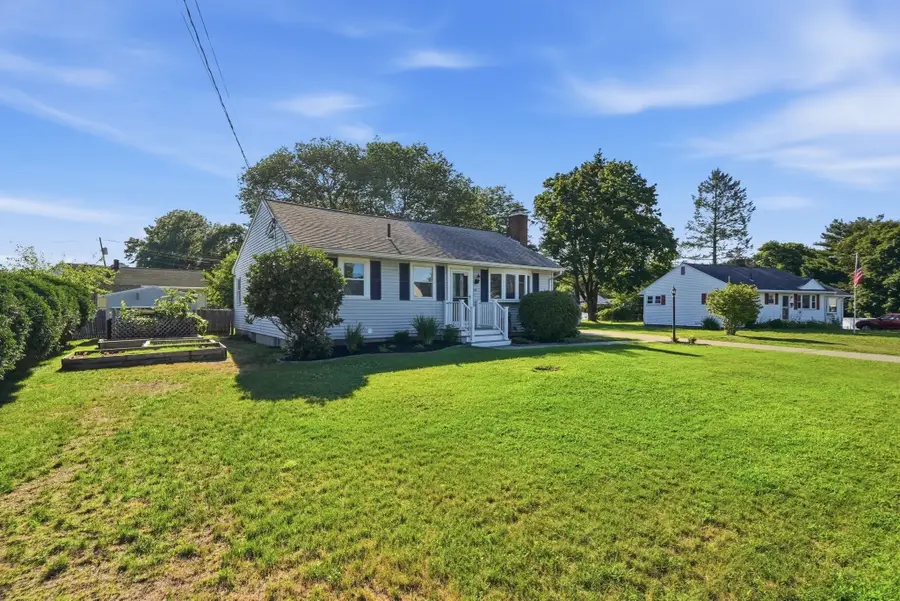 16 Robert Ave, Woburn, MA 01801 - #3