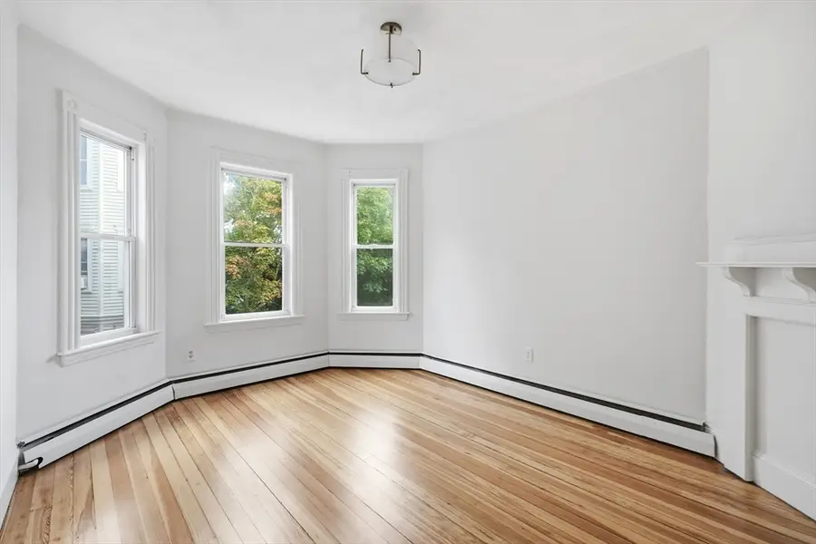 9 Hatch St #2, Boston, MA 02127 - #3