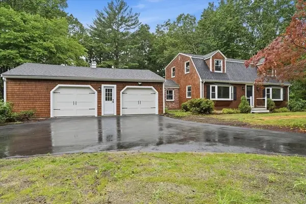37 Orchard Dr, Pembroke, MA 02359