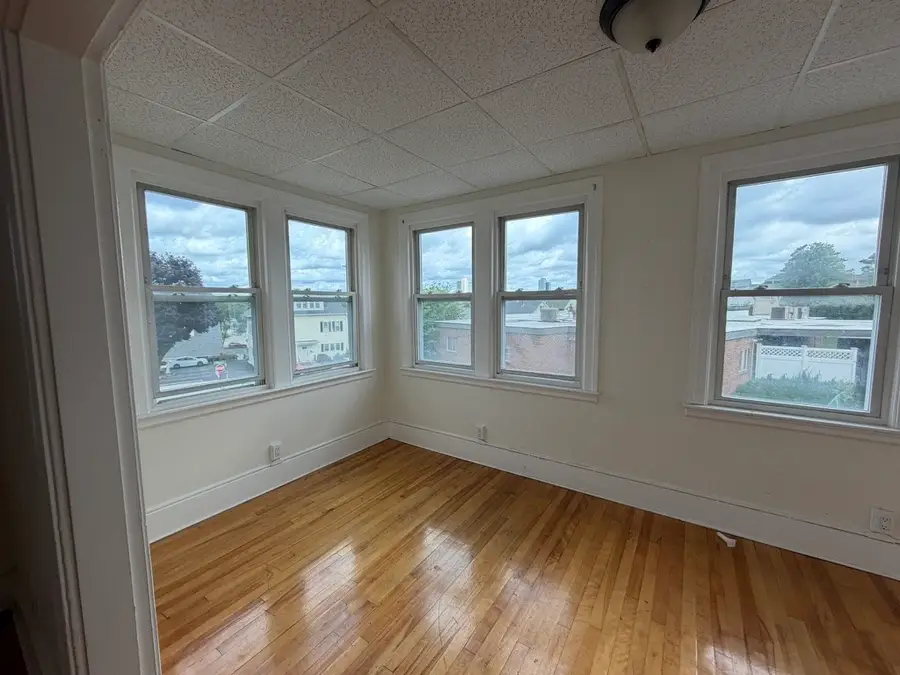 6 Dorchester St, Worcester, MA 01610 - #3