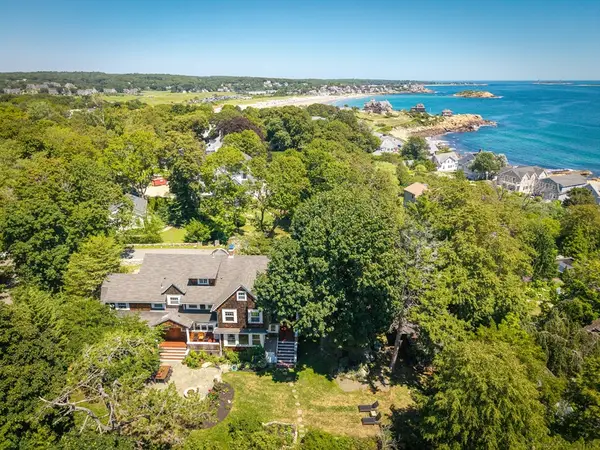 8 Brier Rd, Gloucester, MA 01930