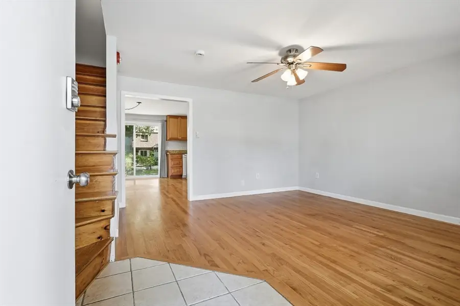 141 Thissell Ave #4, Dracut, MA 01826 - #2