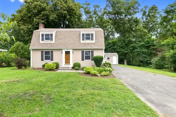 135 Linebrook Rd, Ipswich, MA 01938