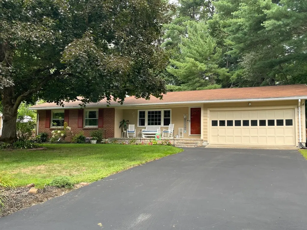 6 Meadowbrook Rd, Springfield, MA 01128 - #1