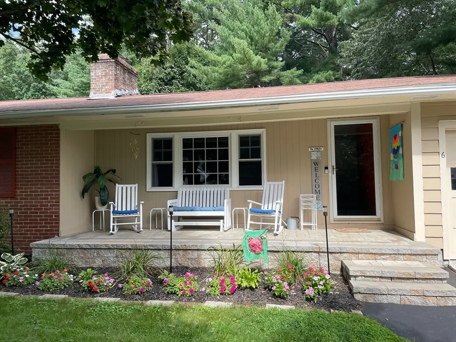 6 Meadowbrook Rd, Springfield, MA 01128 - #3