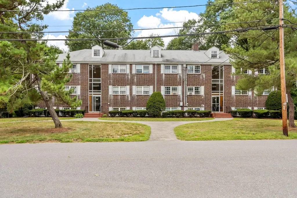 40 Edgelawn Ave #3, North Andover, MA 01845 - #1