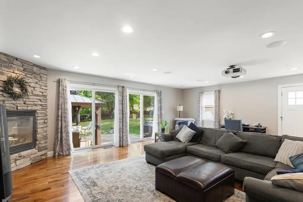 33 Griffin Rd, Peabody, MA 01960 - #1