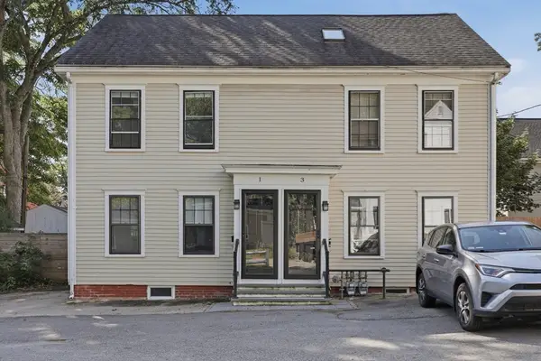 1 Lincoln Ct #1, Amesbury, MA 01913