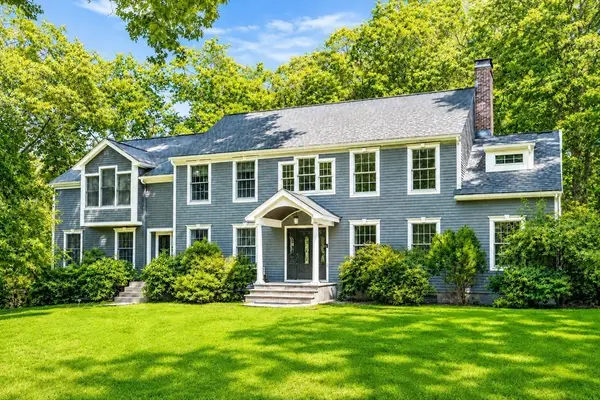 20 Rolling Ln, Dover, MA 02030