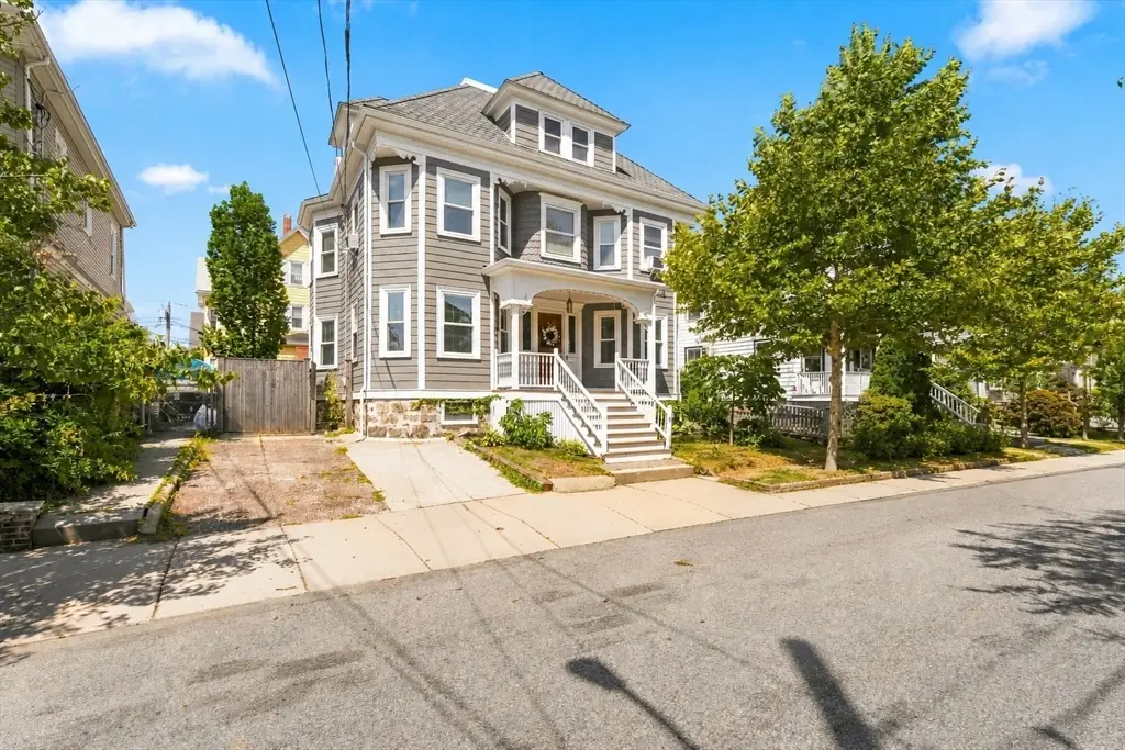 19 Gilmore St, Everett, MA 02149 - #1