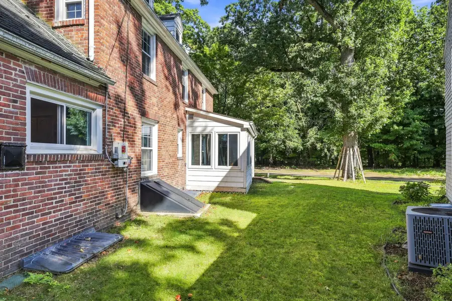 17 Longmeadow St, Longmeadow, MA 01106 - #3