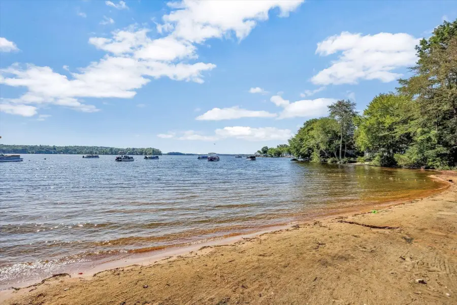 15 Beechwood Ave, Lakeville, MA 02347 - #3