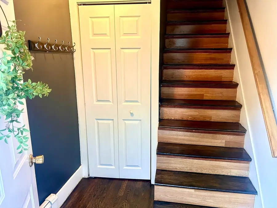 17 Cutler St, Medway, MA 02053 - #3
