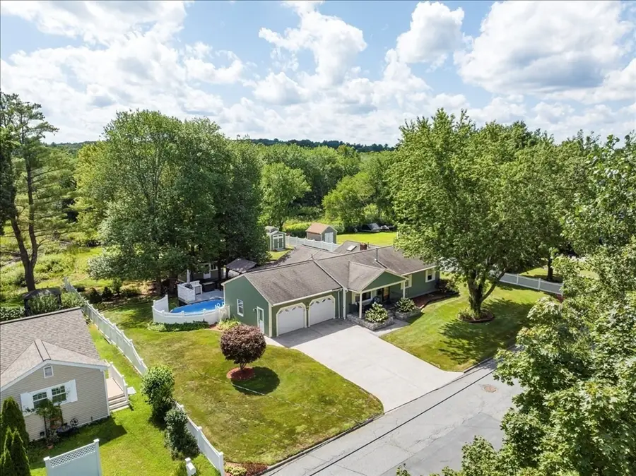 131 Pine Grove Ave, Bellingham, MA 02019 - #3