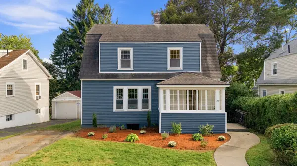 31 Barnard Rd, Worcester, MA 01605