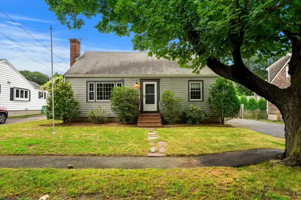 18 Iverson Rd, Beverly, MA 01915