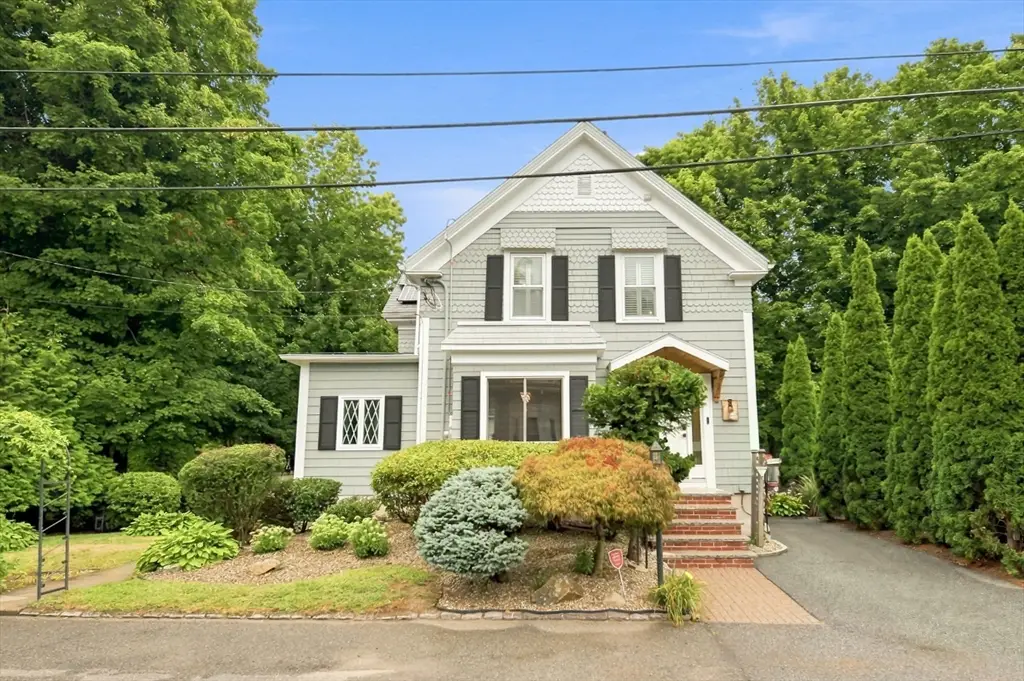 8 Charles St, Stoneham, MA 02180 - #1