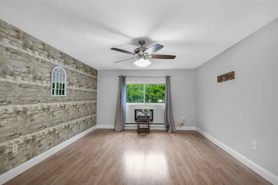 7 Glen Ave #7, Chelmsford, MA 01824 - #3