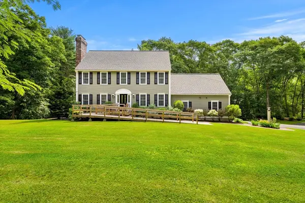 470 Lost Lake Dr, Groton, MA 01450
