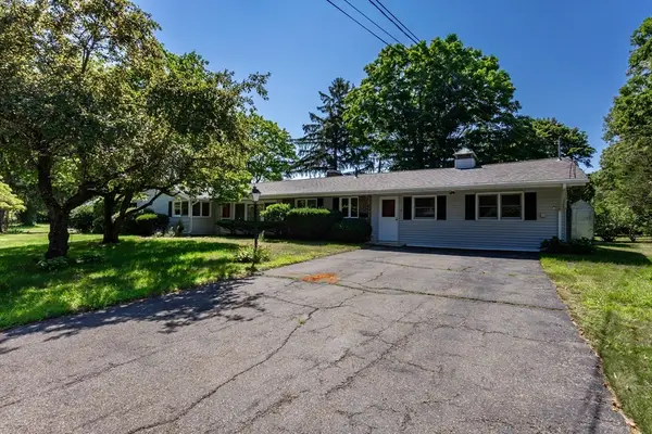 4 Craig Rd, Framingham, MA 01701