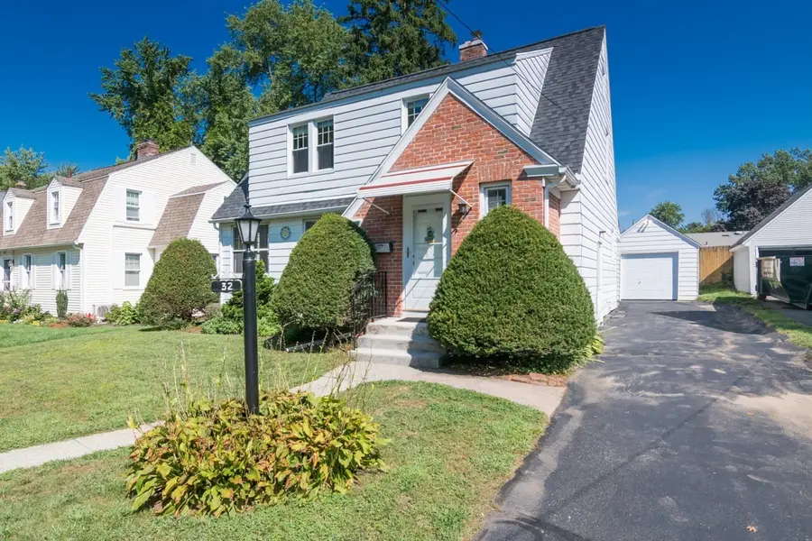32 Elmwood Ave, Longmeadow, MA 01106 - #3