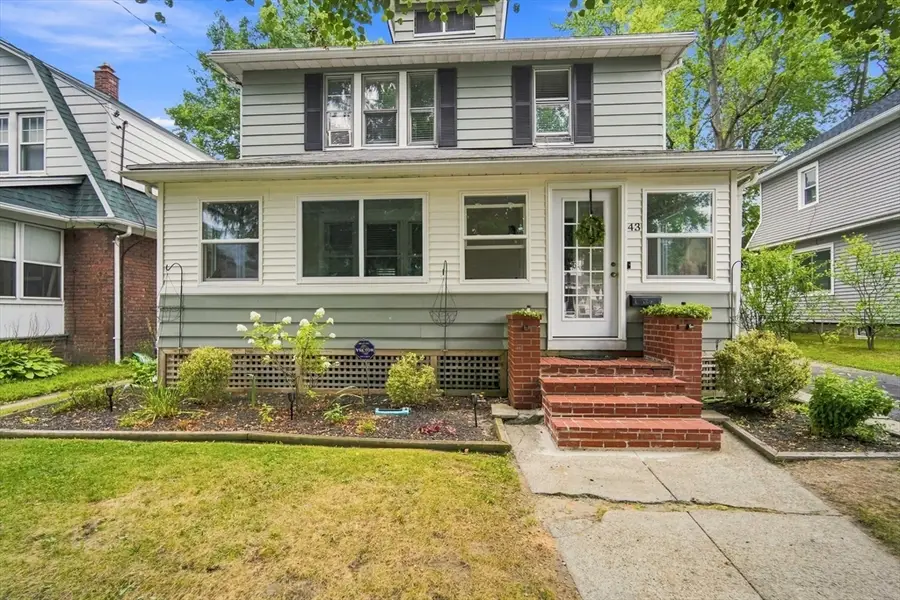 43 Corona St, Springfield, MA 01104 - #3