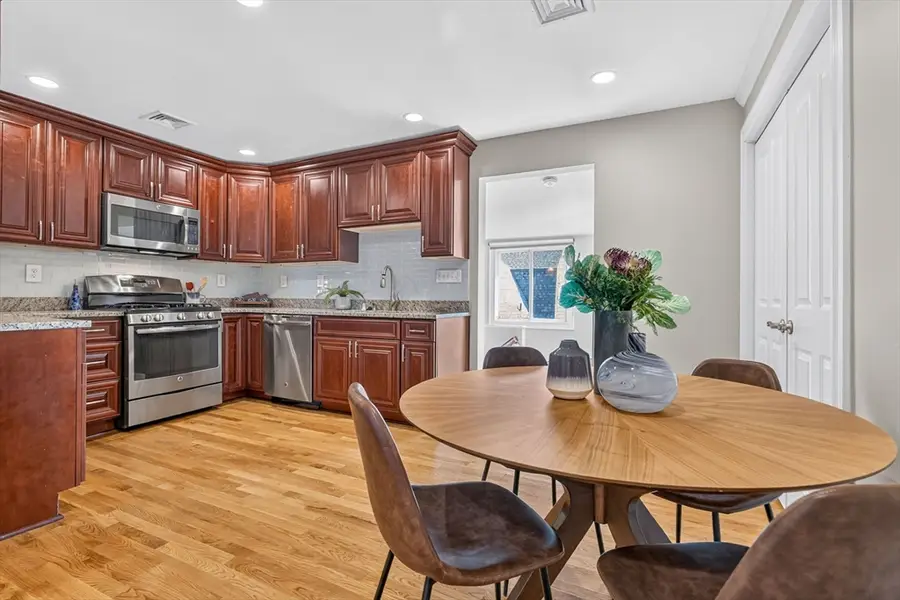 201 College Ave #3, Somerville, MA 02144 - #2