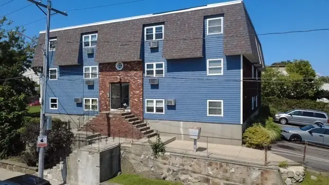 464 Bank St #5, Fall River, MA 02720 - #1