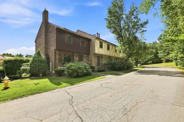 E-46 Scotty Hollow Dr #E-46, Chelmsford, MA 01863