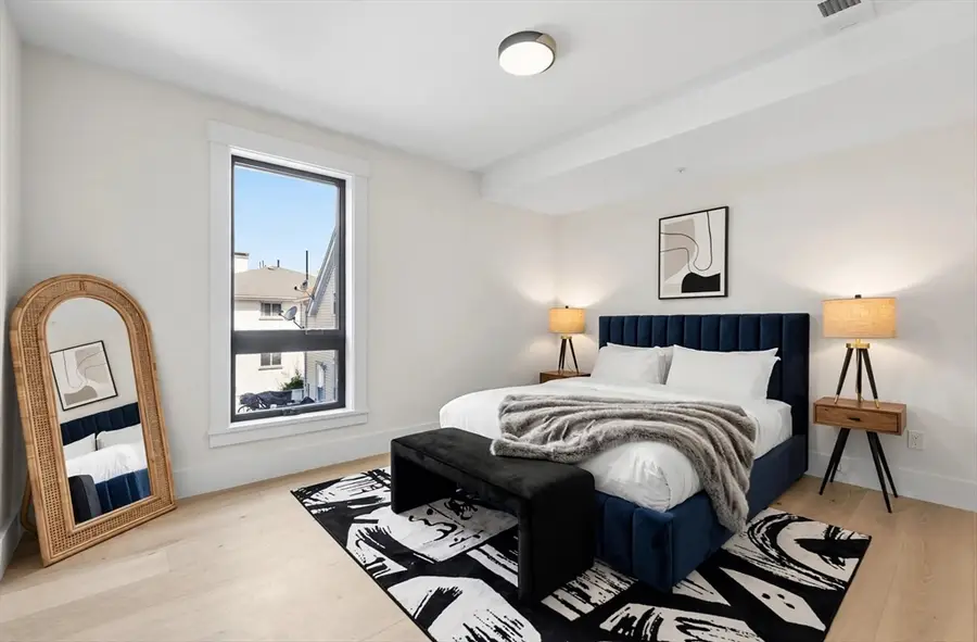 17 Holmes #2R, Quincy, MA 02171 - #3