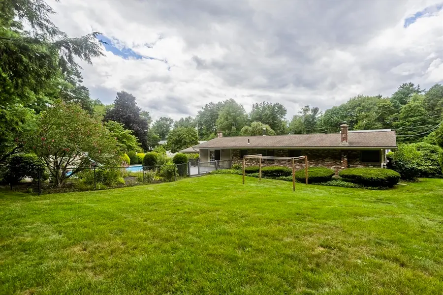14 Sunset Dr, Turners Falls, MA 01376 - #3