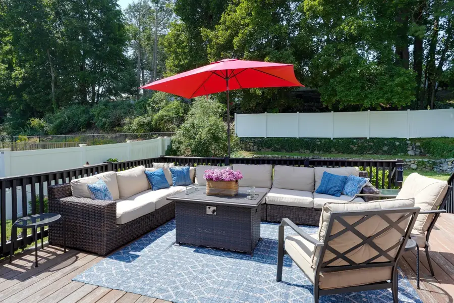 18 Ellis St, Woburn, MA 01801 - #3