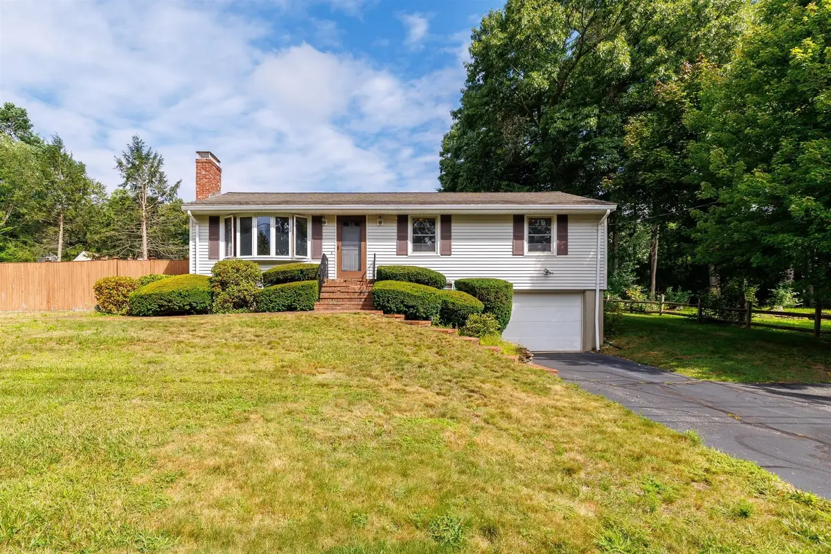 8 Beechwood Dr, Rutland, MA 01543 - #1