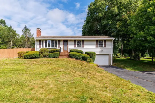 8 Beechwood Dr, Rutland, MA 01543