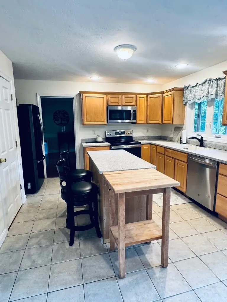 38 Lake St, Spencer, MA 01562 - #3