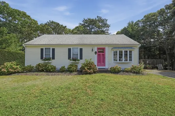 25 Sea Horse Road, Harwich, MA 02645