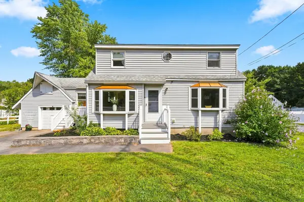 1251 Shawsheen St, Tewksbury, MA 01876